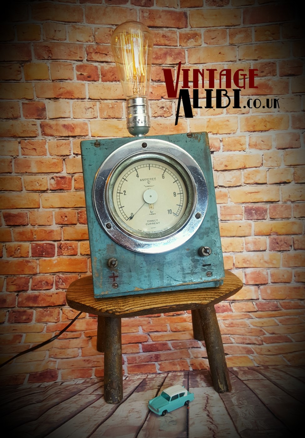 Vintage Alibi Sold Archive.