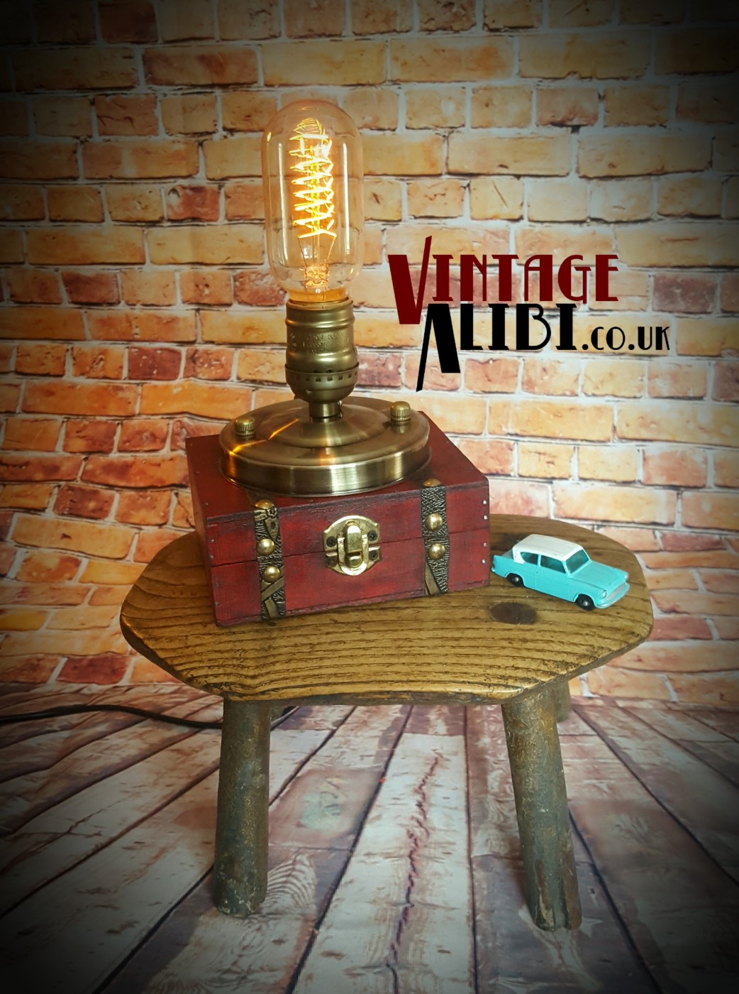 Vintage Alibi Sold Archive.